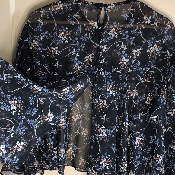 Zara semi sheer open back floral top - Picture 6 of 9
